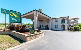 Quality Inn Three Rivers